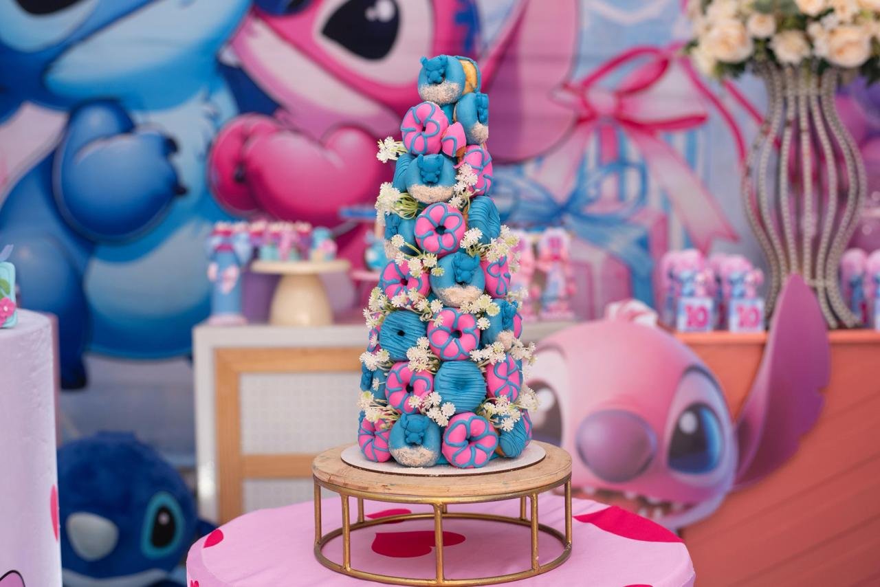 Torre de Cake Donuts da Miih